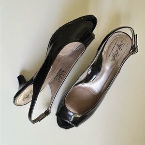 SOFT STYLE HUSH PUPPIES Women Patent Leather Peep Toe Heels, Black, Size 8